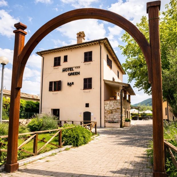 hotel-facciata_convertito