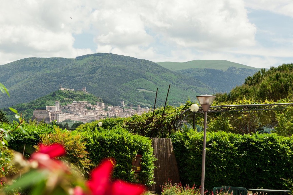 Giro in carrozza ad Assisi: tour di un’ora dal villaggio