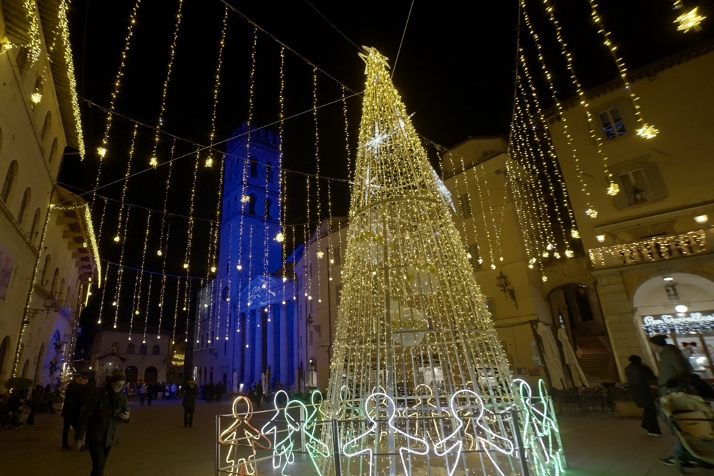 Natale ad Assisi: luci, presepi, mercatini e dove dormire